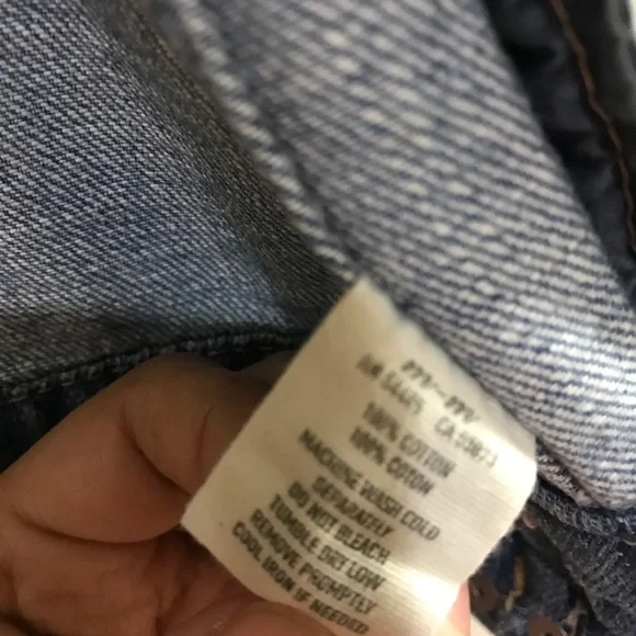 American Eagle Outfitters Women’s Jean Jacket Size Medium - Picture 4 of 9